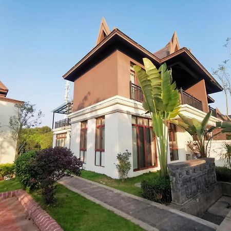 Hotel Angsana Xishuangbanna Menghai Exterior foto